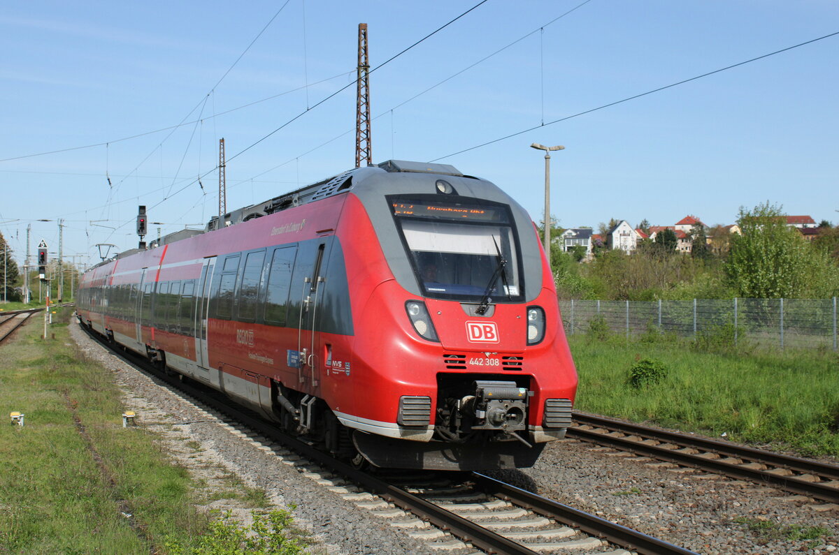 DB 442 308  Ebersdorf b. Coburg  als RE 4993  Franken-Thringen-Express  von Leipzig Hbf nach Nrnberg Hbf, am 09.05.2023 in Naumburg (S) Hbf. Vom Bahnsteigende aus fotografiert.