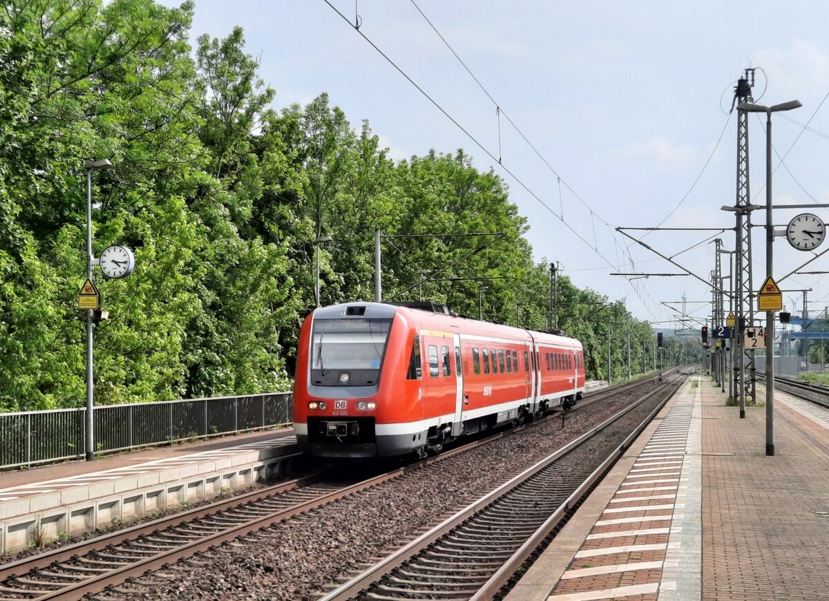 DB 612 022 als RE 3758 von Würzburg Hbf nach Erfurt Hbf, am 08.06.2021 in Erfurt-Bischleben.