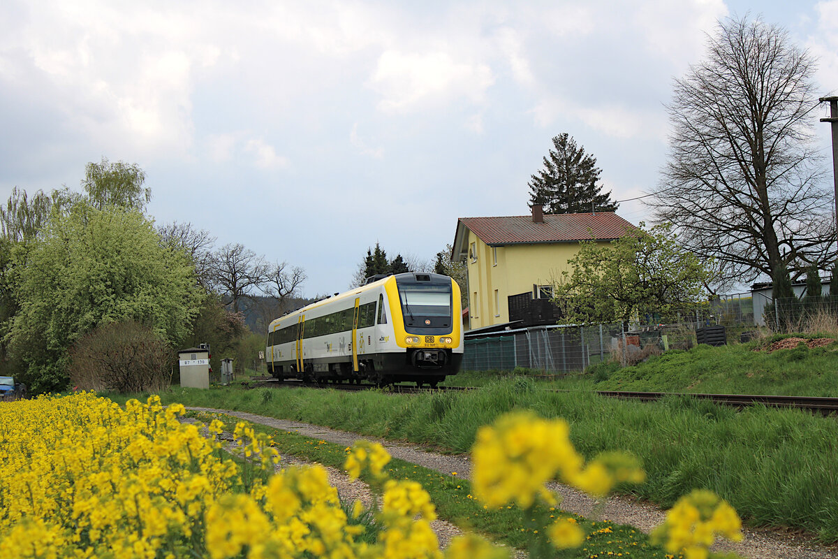 DB 612 069 verlässt Sigmaringendorf am 30.04.2022 als RE55 in Richtung Ulm Hbf.