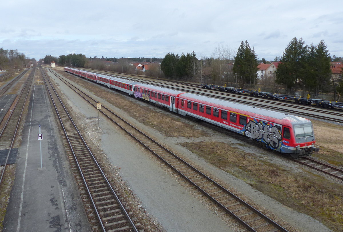 DB 628 425-0  Stadt Geiselhöring  und weitere 628er, am 12.02.2020 abgestellt in Garching (Alz).