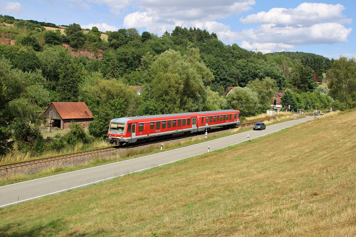 DB 628 445 verlässt Olsbrücken zur Fahrt nach Lauterecken-Grumbach. (17.07.2023)
