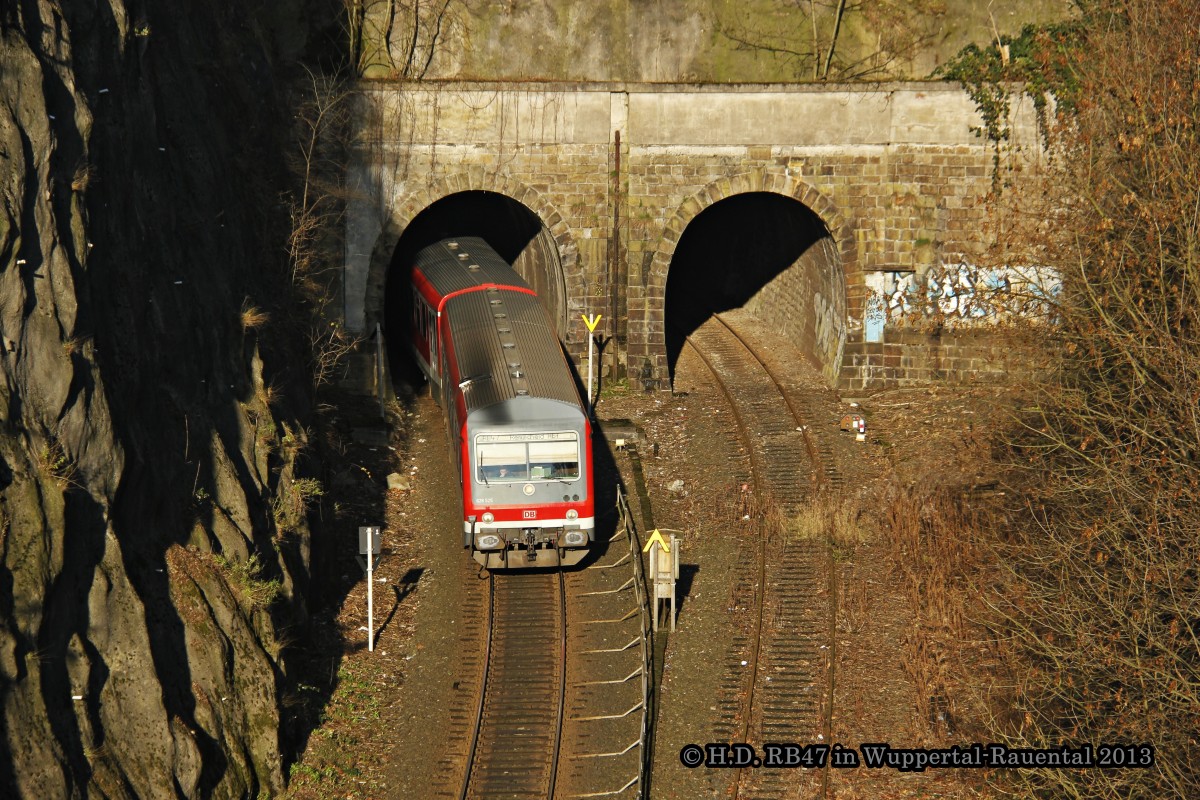 DB 628 525 als RB47 am Rauentaler Tunnel, Dezember 2013.