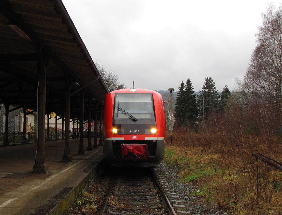 DB 641 036 als RB 16043 aus Fröttstädt, am 25.03.2016 in Friedrichroda. Das Bild wurde von einem BÜ aus gemacht.