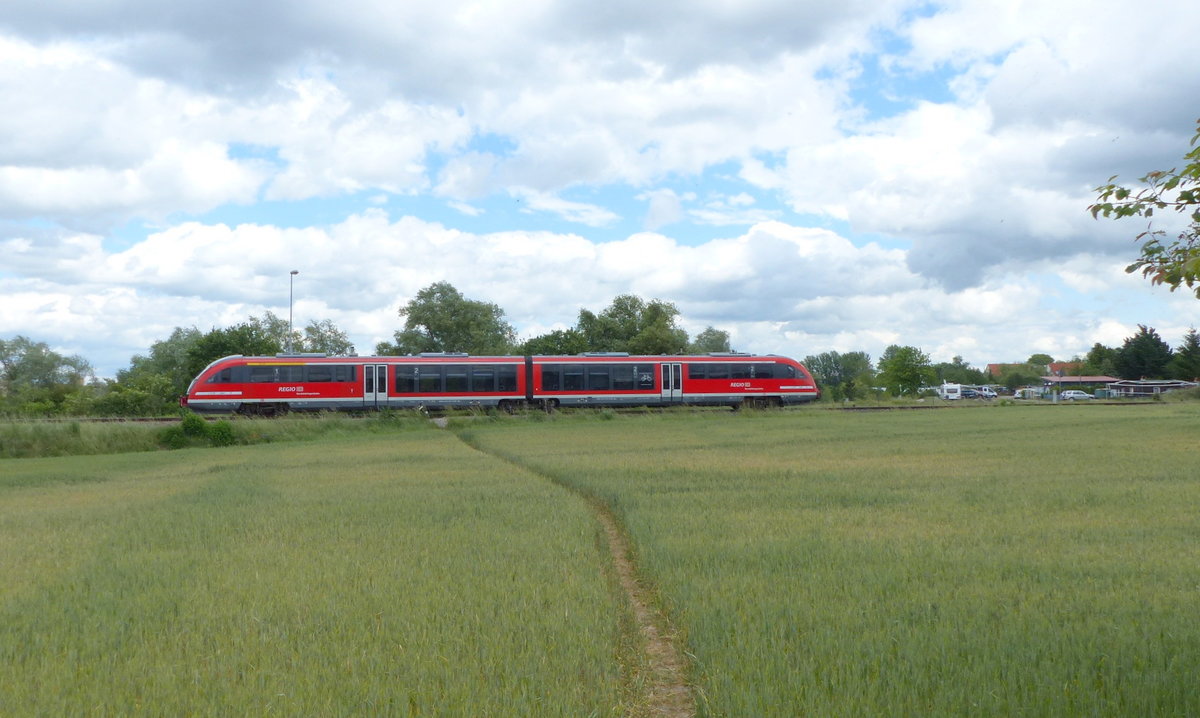 DB 642 025 als RE 16577 von Nordhausen nach Erfurt Hbf, am 06.06.2020 bei Khnhausen.