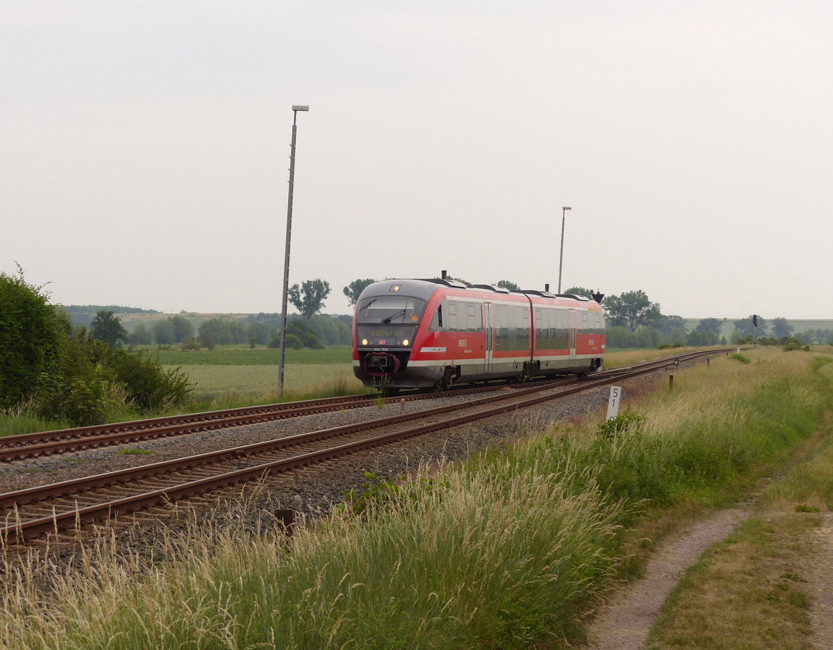 DB 642 030 als RE 16573 von Nordhausen nach Erfurt Hbf, am 10.06.2018 in Ringleben-Gebesee. 