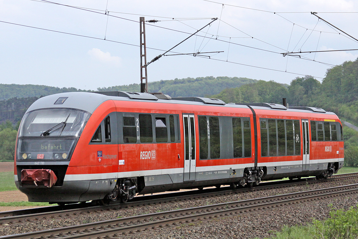 DB 642 110 am 12.05.2017  12:48 auf Probefahrt nördlich von Salzderhelden am BÜ 75,1 in Richtung Göttingen