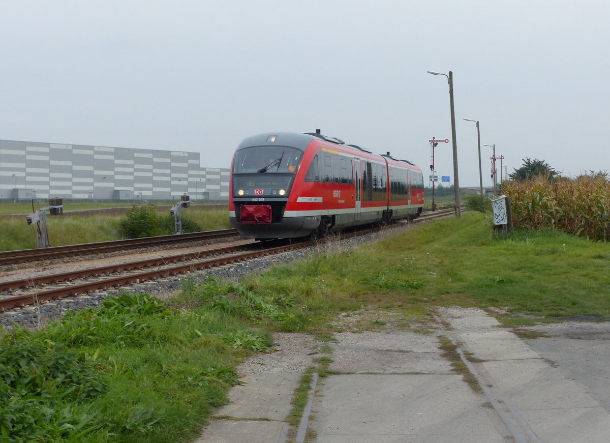 DB 642 509 als RE 16260 von Erfurt Hbf nach Kassel-Wilhelmshhe, am 30.09.2017 in Khnhausen.