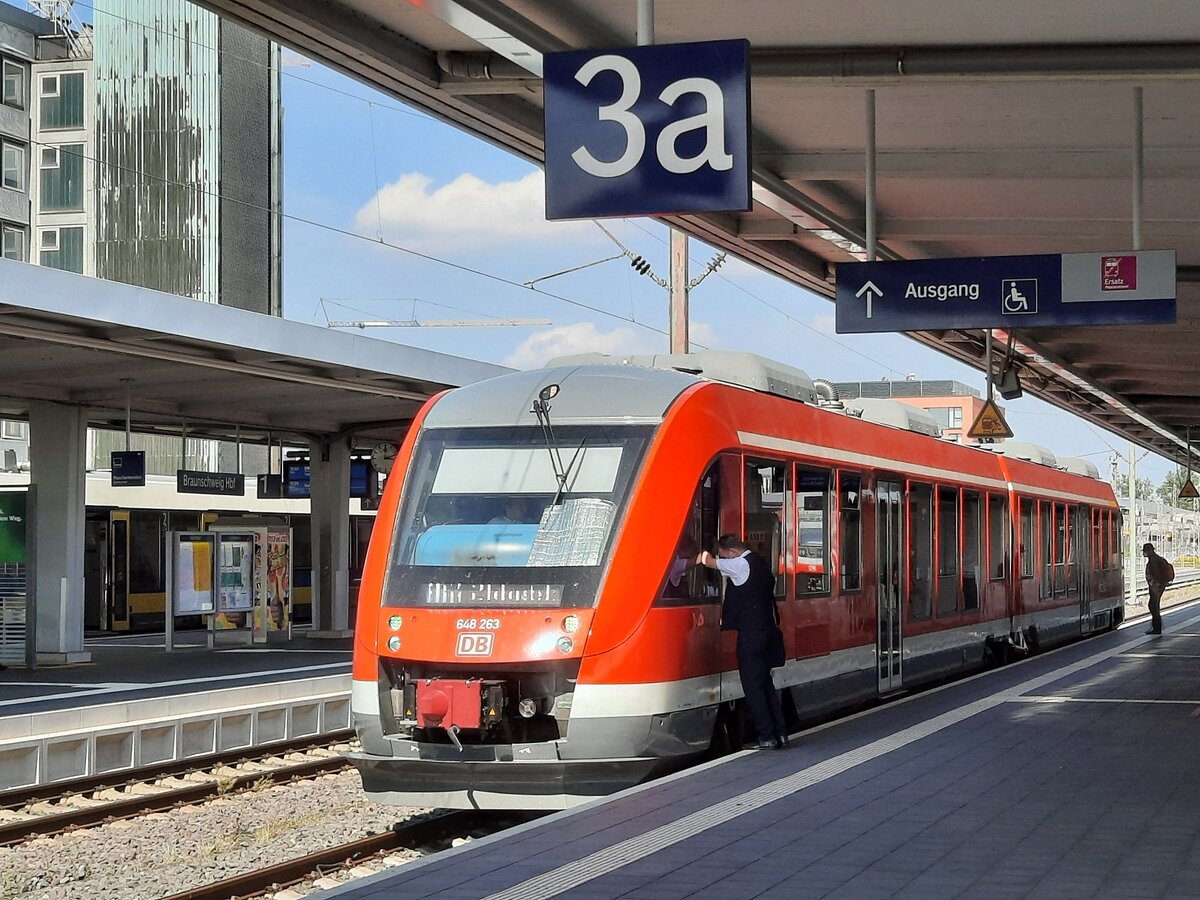 DB 648 263 als RB 14380 nach Salzgitter-Lebenstedt, am 14.08.2021 in Braunschweig Hbf.