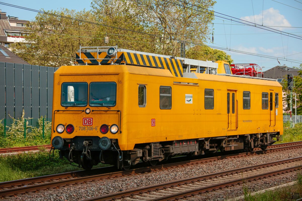 DB 708 306-6 Netz Instandhaltung in Hilden, Mai 2021.