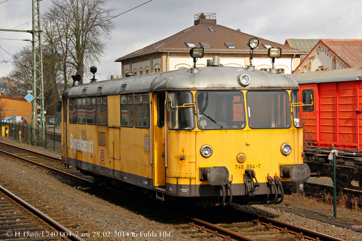 DB 740 004-7  Signaldienst  in Fulda, Februar 2014.