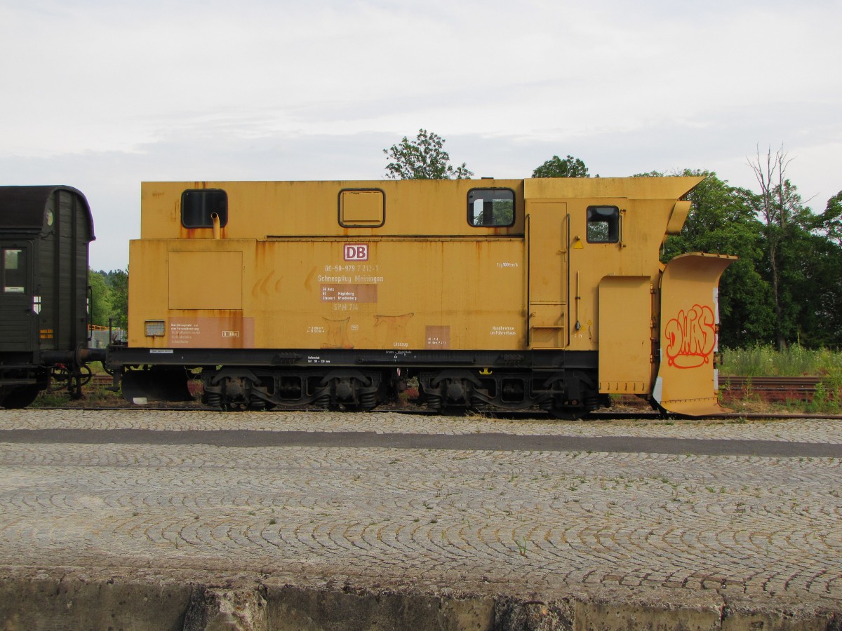 DB 80-50-979 7 212-1, Schneeflug Meiningen SPM 714, am 18.07.2015 in Ilmenau.