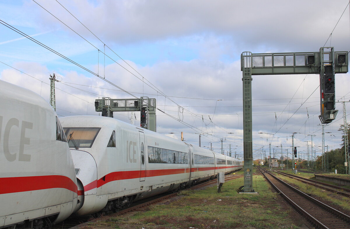 DB 808 004-6  Bielefeld  als umgeleiteter ICE 258 von Berlin Hbf (tief) nach K�ln Hbf, am 19.10.2026 in Magdeburg-Neustadt.