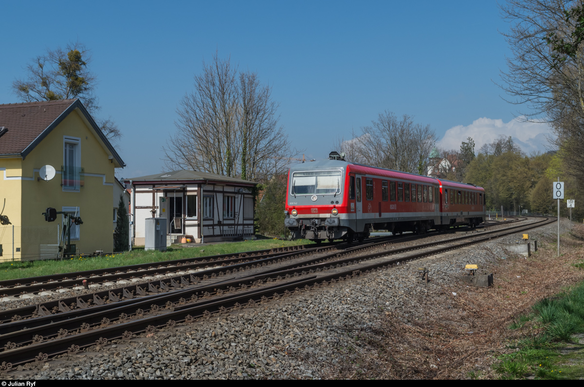 DB 928 542 als RB 22856 aus Aulendorf durchfährt am 4. April 2016 den Abzweig Lindau Aeschach.