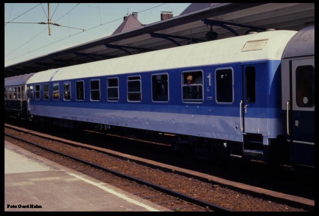 DB Aimh 518010-91001-7 im Bahnhof Herford am 17.6.1989