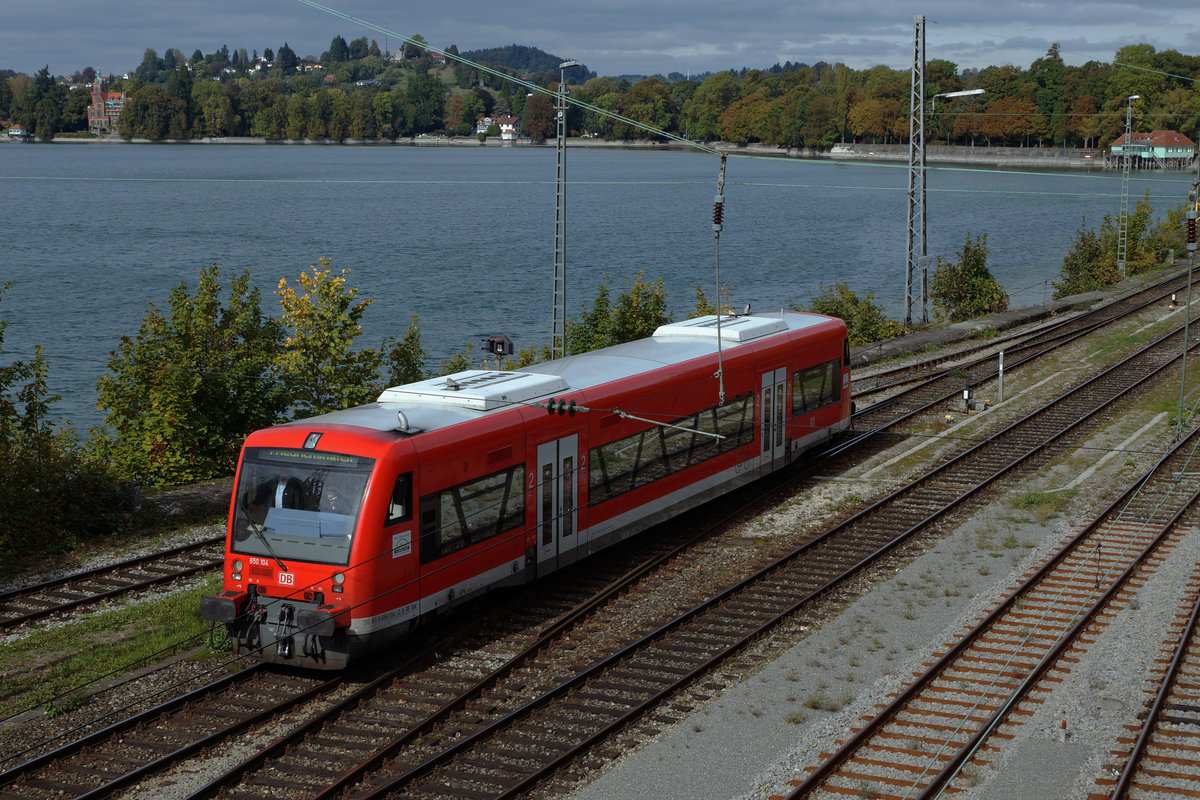 DB: Am 6. Oktober 2016 pendelte der 650 104 zwischen Friedrichshafen Stadt und Lindau hin und her. Das Bild entstand kurz vor dem Endbahnhof Lindau.
Foto: Walter Ruetsch