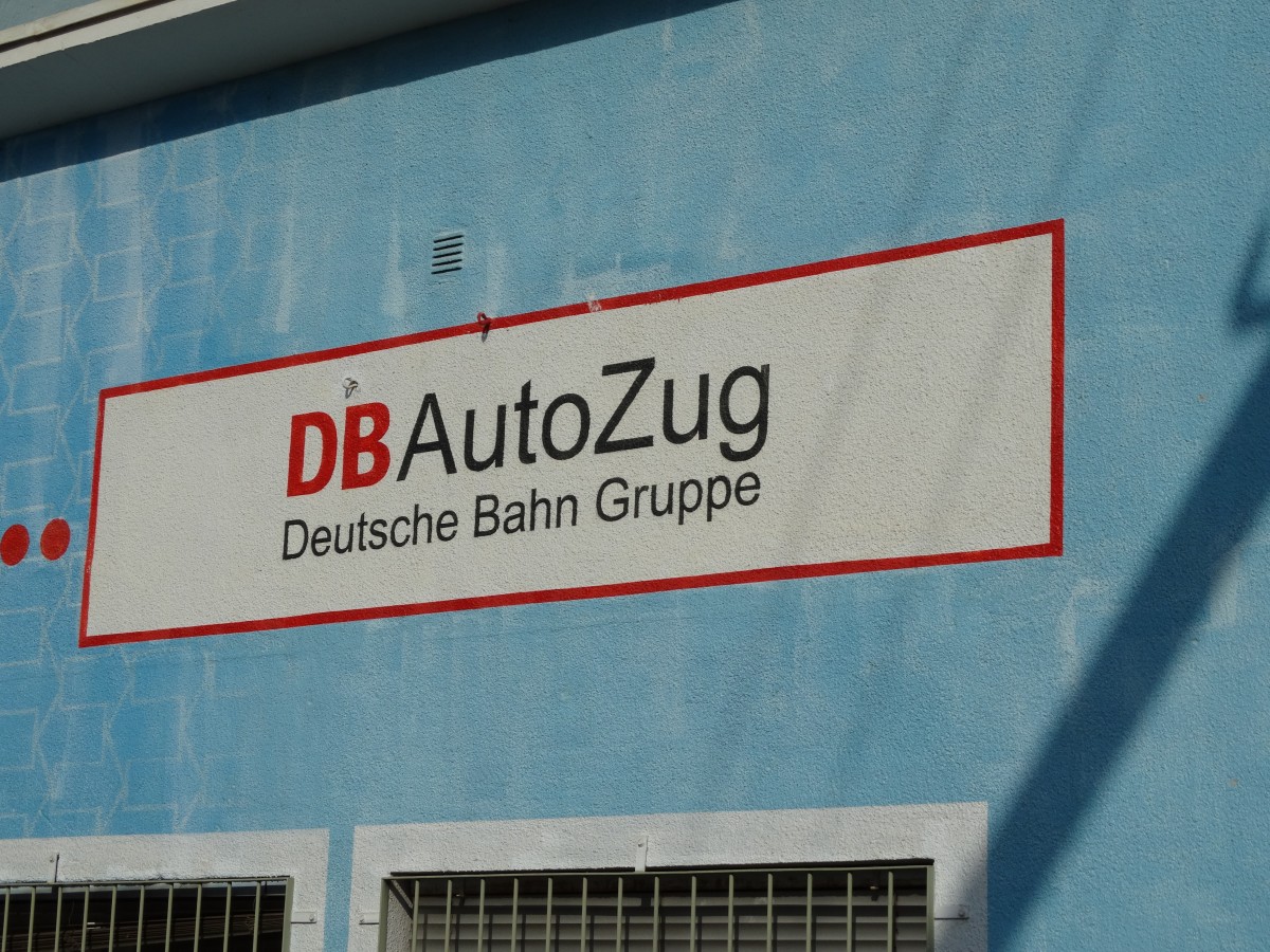 DB Auto Zug Logo am 24.04.14 in Neu-Isenburg Bhf 