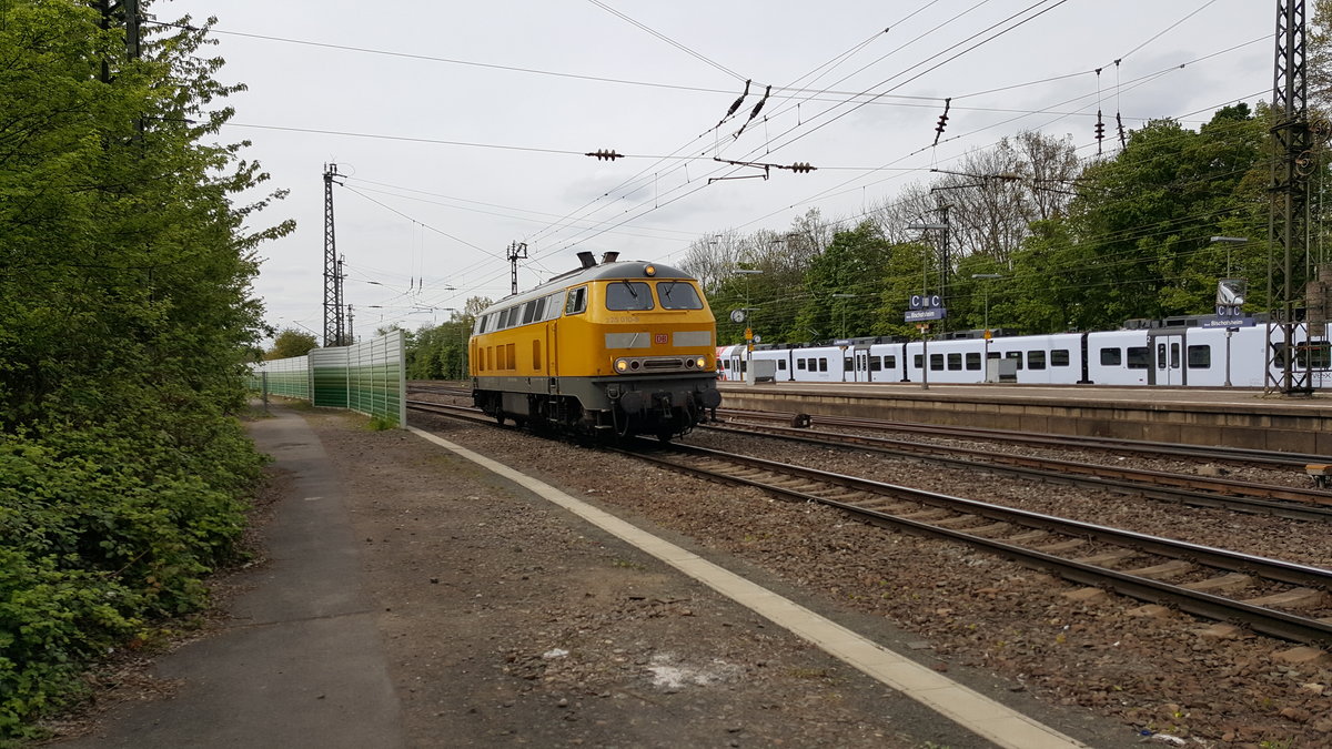 DB Bahnbau 225 010-8 in Mainz-Bischofsheim am 25.4.2017