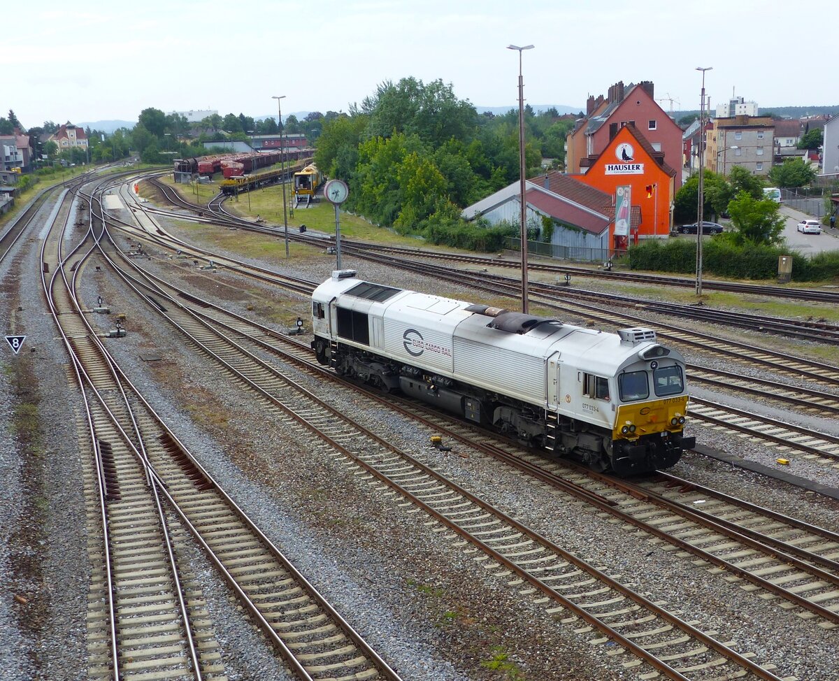 DB Cargo, 077 033-4 ( 9287 0077 033-4 D-DB  ) beim rangieren in  Schwandorf am 13.6.2026