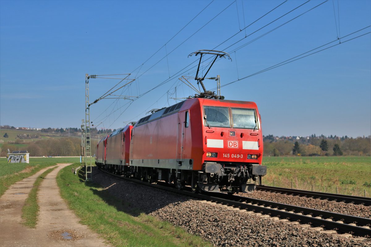 DB Cargo 145 049-3 mit fünf DB Cargo 185er als Lokzug am 07.04.18 bei Niederwalluf (rechte Rheinstrecke) 