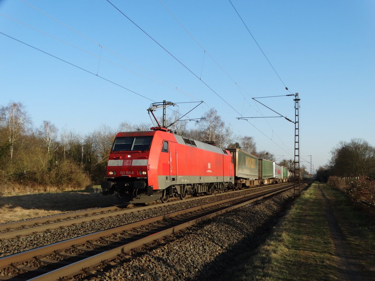 DB Cargo 152 155-8 mit KLV am 14.02.17 in Hanau West