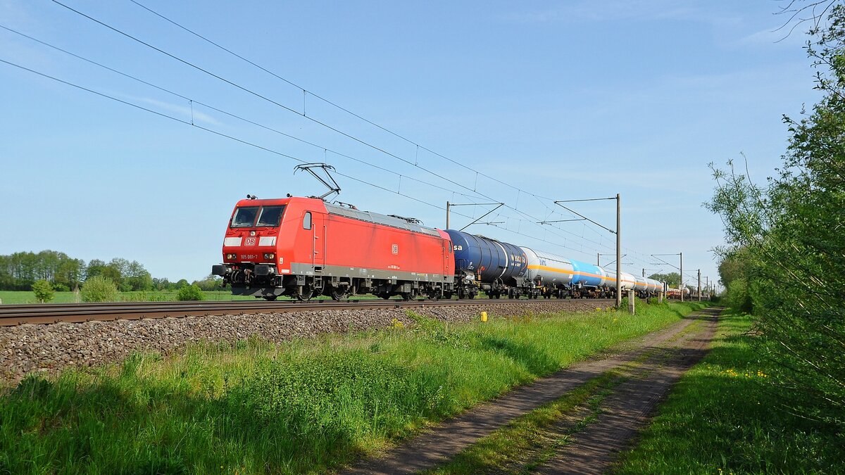 DB Cargo 185 081 mit EZ 51024 Maschen Rbf - Hagen-Vorhalle (Hüde, 13.05.2021).
