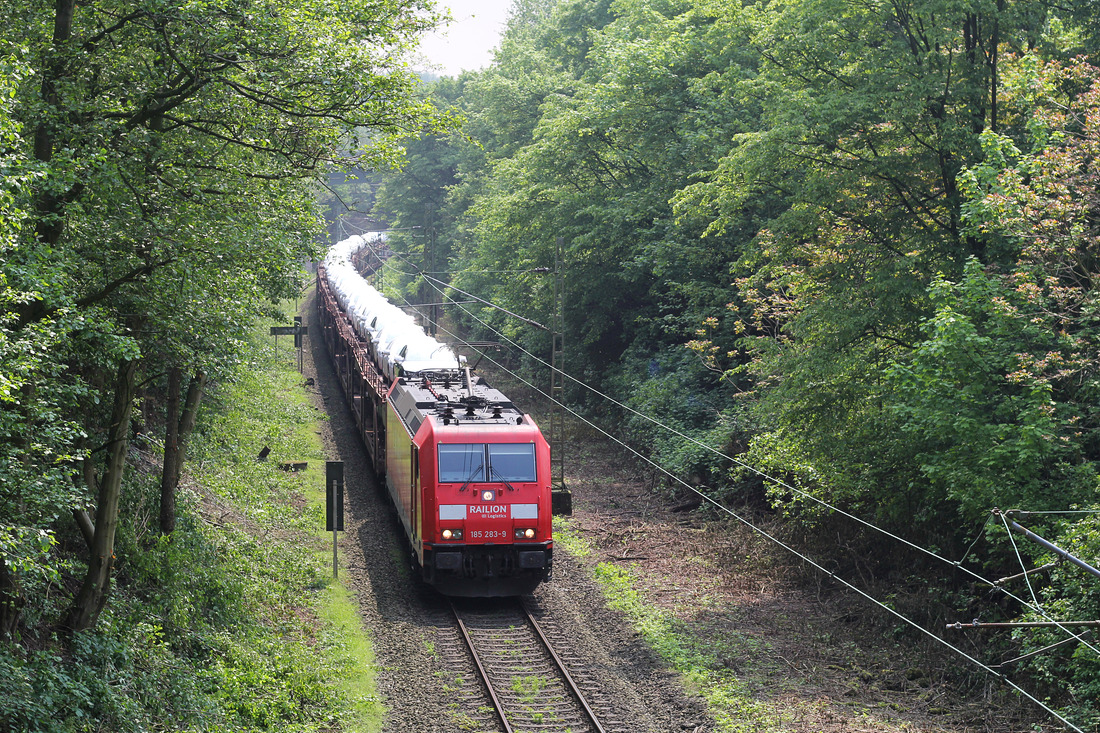 DB Cargo 185 283 // Aufgenommen zwischen Gelsenkirchen-Hassel und Gelsenkirchen-Buer Nord. // 30. April 2014