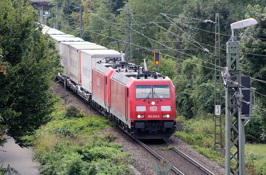DB Cargo 185 345 + 185 xxx // Ludwigshafen (Rhein)-Oppau // 30. Juli 2013
