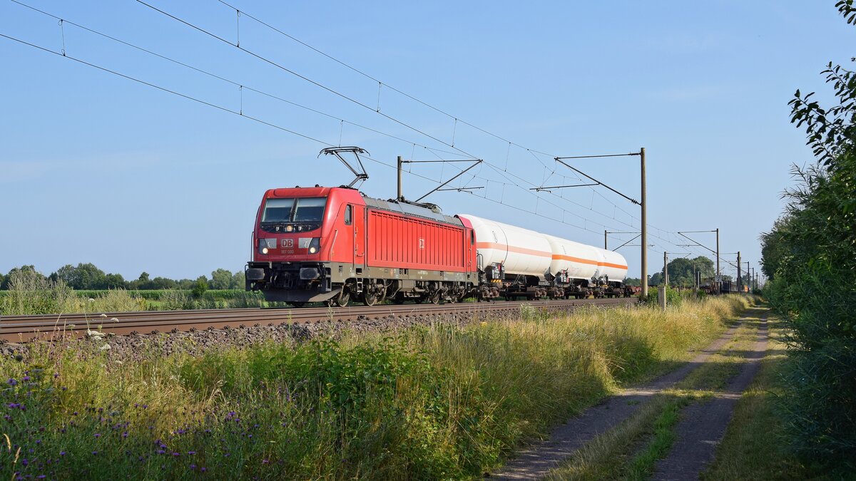 DB Cargo 187 080 mit gemischtem Güterzug EZ 51024 Maschen Rbf - Hagen-Vorhalle (Hüde, 24.07.2021).