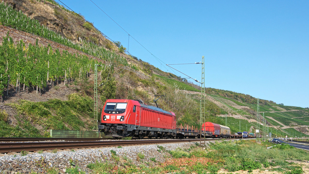 DB Cargo 187 131 mit gemischtem Güterzug auf der linken Rheinstrecke in Richtung Bingen (Boppard, 18.09.2020).