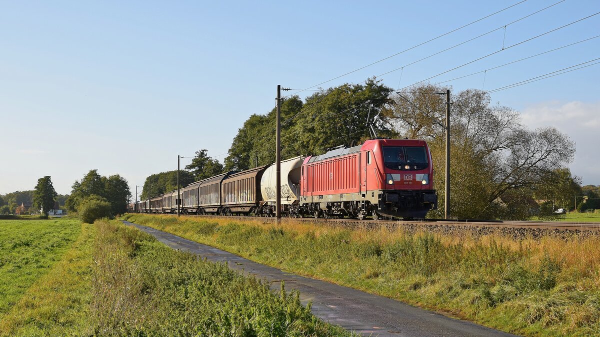 DB Cargo 187 191 mit gemischtem Güterzug in Richtung Löhne (bei Melle, 15.10.2021).