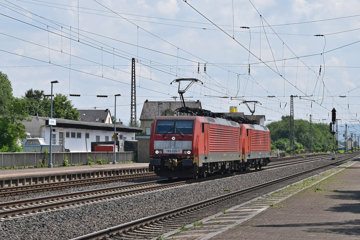 DB Cargo 189 036 und 189 042 auf der linken Rheinstrecke in Richtung Köln (Urmitz, 04.06.18).