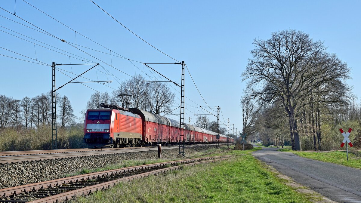DB Cargo 189 073 mit Autotransportzug GA 48575 Zeebrugge Ramskapelle - Bremen Inlandshafen (Diepholz, 01.04.2019).
