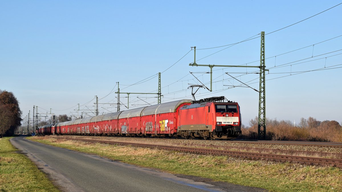 DB Cargo 189 088 mit Autotransportzug GA 48576 Bremen-Seebaldsbr�ck - Zeebrugge Ramskapelle (Diepholz, 25.02.19).
