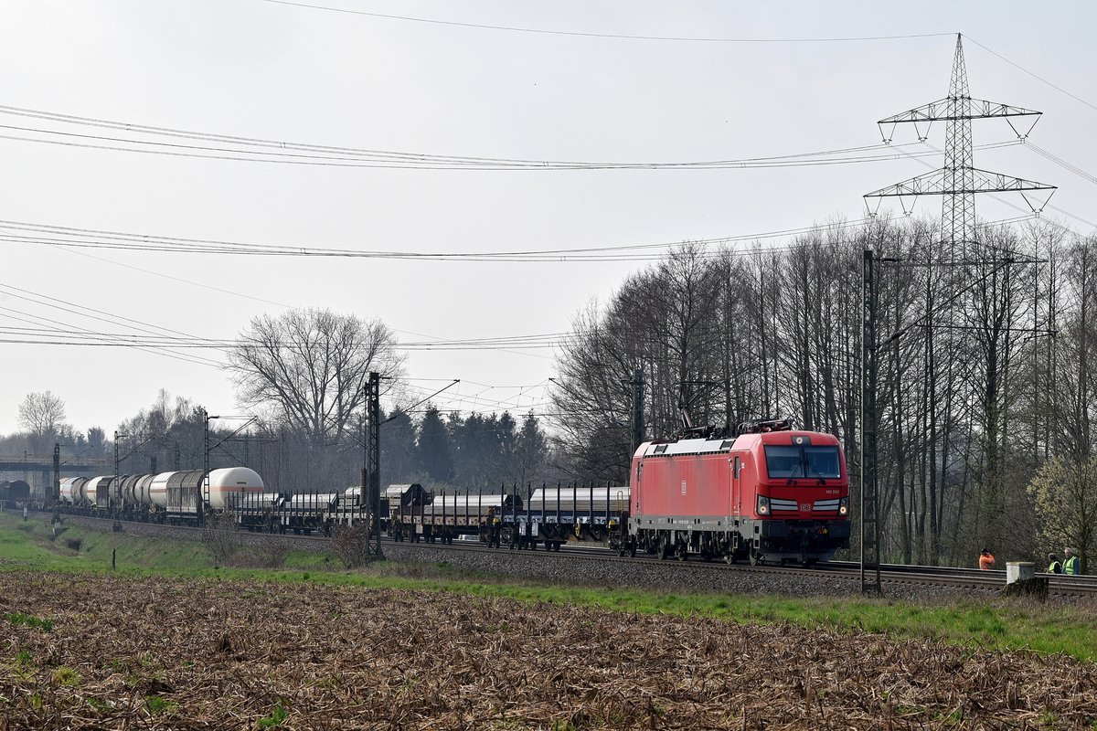 DB Cargo 193 333 mit gemischtem Güterzug in Richtung Bremen (Marl, NI, 21.03.19).