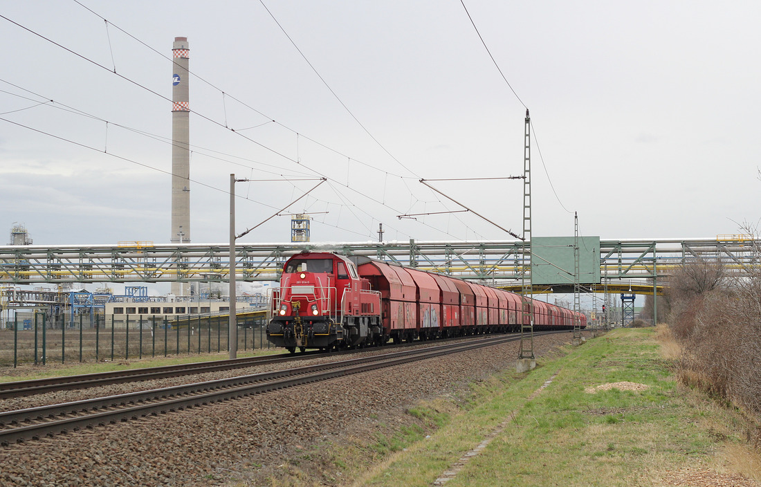 DB Cargo 261 014 mit der Übergabe Großkorbetha - Buna Werke. // Leuna // 2. März 2016
