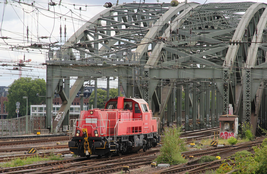 DB Cargo 261 025 // Köln Hbf // 6. Juli 2022
