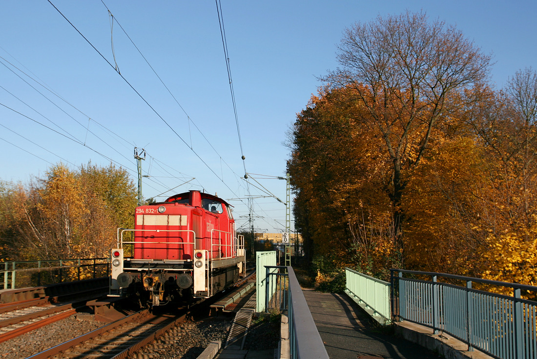 DB Cargo 294 832 // Aufgenommen zwischen Köln-Mülheim und Köln-Holweide. // 14. November 2012