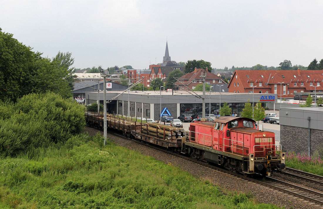 DB Cargo 295 059 mit der Übergabe Georgsmarienhütte - Osnabrück Rbf // Hasbergen // 21. Juli 2017
