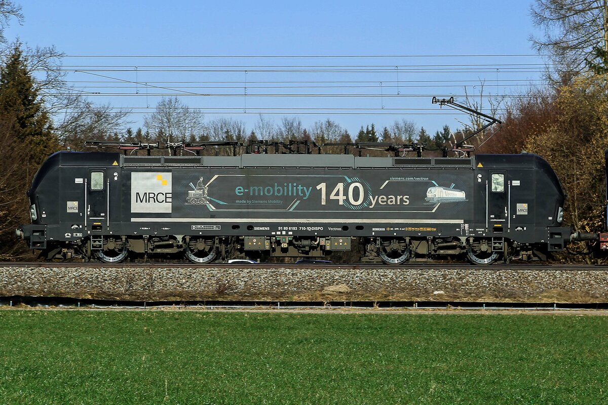 DB Cargo AD, D/Mercitalia Rail S.r.l., Roma [I] mit der MRCE Vectron  X4 E - 710  [NVR-Nummer: 91 80 6193 710-1 D-DISPO] 193 710-1 nochmal am 14.02.2023 Valentinstag fotografiert.