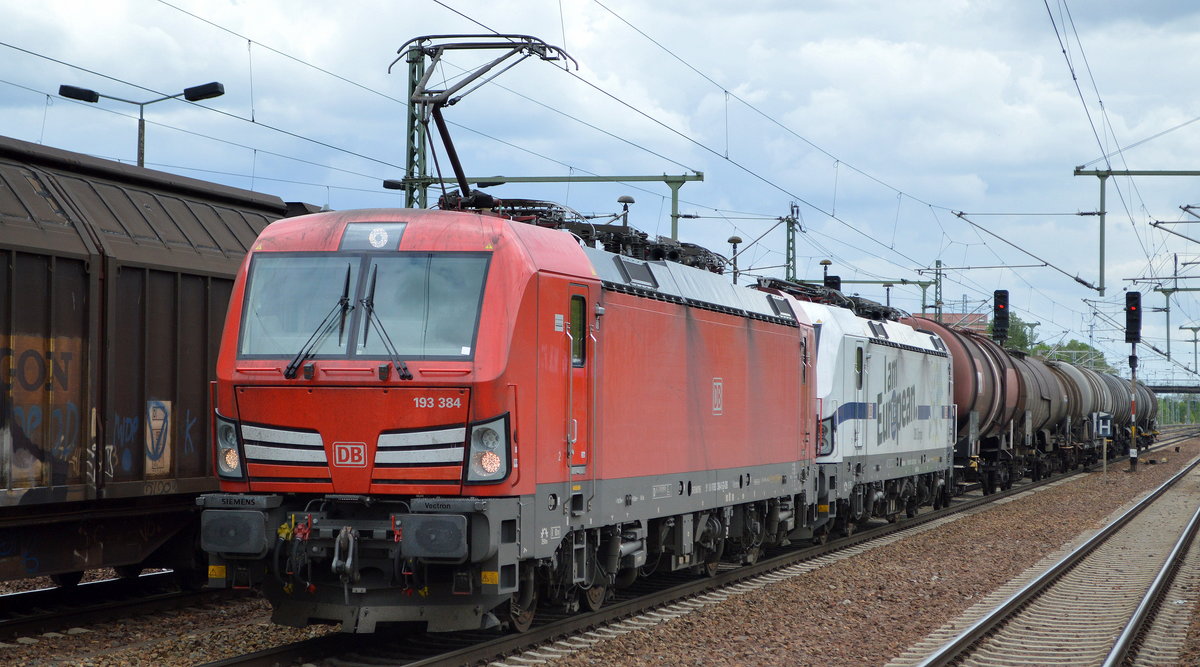 DB Cargo AG [D]  193 384  [NVR-Nummer: 91 80 6193 384-5 D-DB] mit  193 362  [NVR-Nummer: 91 80 6193 362-1 D-DB] und einigen Kesselwagen am Haken am 12.05.20 Durchfahrt Bf. Flughafen Berlin Schönefeld.