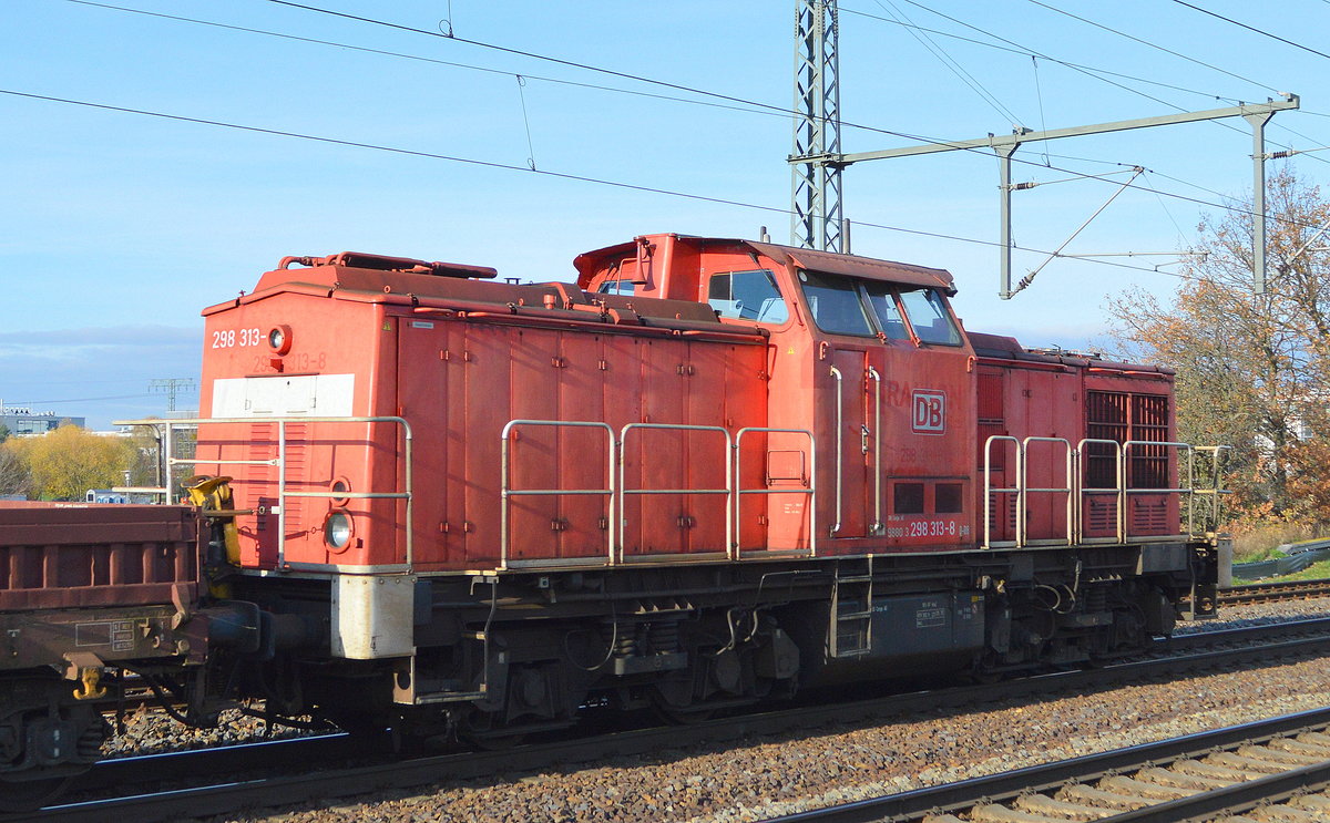 DB Cargo AG (D)  298 313-8  [NVR-Nummer: 98 80 3298 313-8 D-DB] am Ende eines Güterzuges am 24.11.20 Bf. Golm (Potsdam). 
