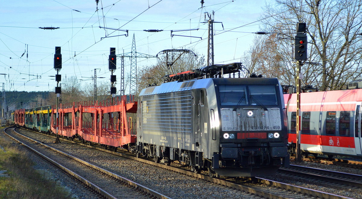 DB Cargo AG [D] mit der polnischen MRCE Dispo  E 189-459  [NVR-Nummer: 91 51 5170 033-2 PL-DISPO] und PKW-Transportzug (leer) Richtung Polen am 18.12.19 Durchfahrt Bf. Saarmund.