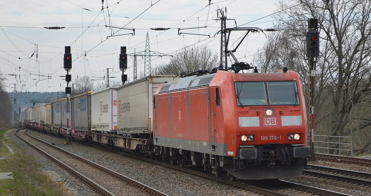 DB Cargo AG [D] mit  185 178-1  [NVR-Nummer: 91 80 6185 178-1 D-DB] und Taschenwagenzug am 19.03.20 Bf. Saarmund.