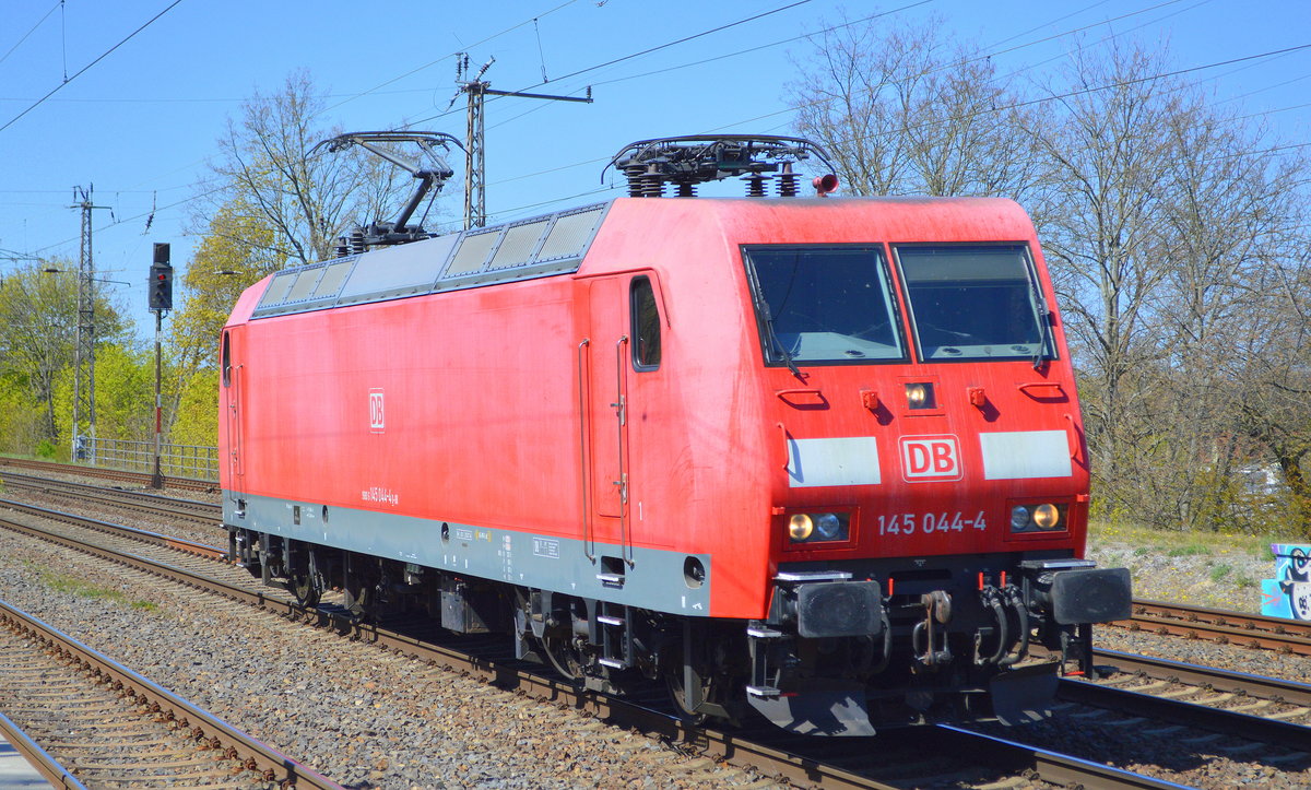 DB Cargo AG [D] mit  145 044-4  [NVR-Nummer: 91 80 6145 044-4 D-DB] am 20.04.20 Bf. Saarmund.