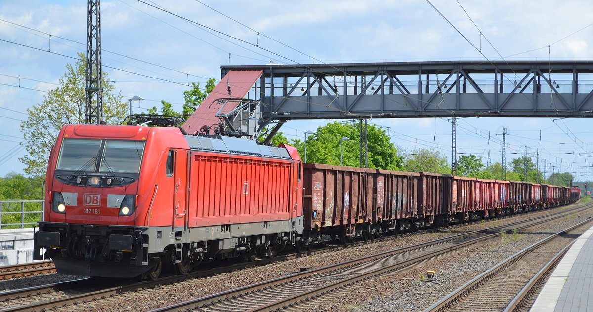 DB Cargo AG [D] mit  187 181  [NVR-Nummer: 91 80 6187 181-3 D-DB] und gemischtem Güterzug und einer 298ér hinten dran Richtung Seddin am 13.05.20 Bf. Saarmunnd