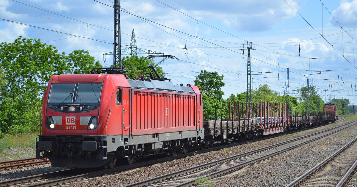 DB Cargo AG [D] mit  187 129  [NVR-Nummer: 91 80 6187 129-2 D-DB] und Güterzug und hinten dran eine 298ér am 28.05.20 Bf. Saarmund.