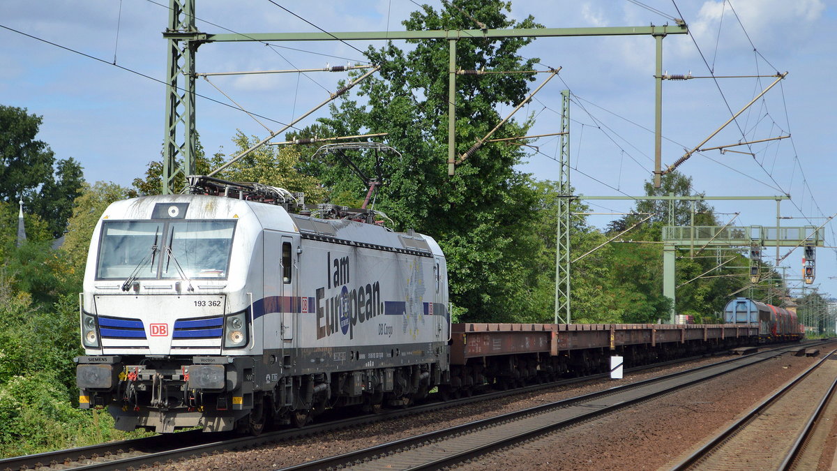 DB Cargo AG [D] mit  193 362  [NVR-Nummer: 91 80 6193 362-1 D-DB] mit einem kurzen gemischten Güterzug für Coil-Transporte (leer) am 25.08.20 Bf. Dresden-Strehlen.