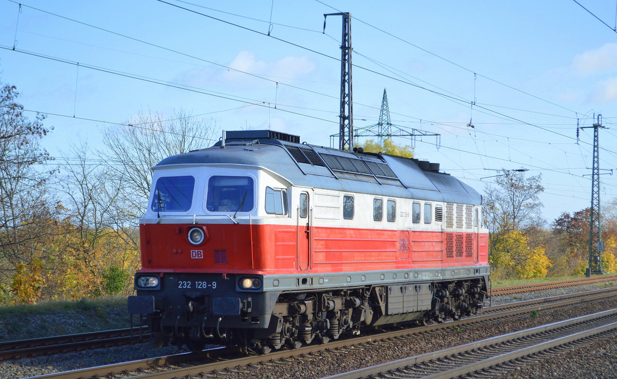 DB Cargo AG (D) mit  232 128-9  (NVR-Nummer  92 80 1232 128-9 D-DB ) am 05.11.20 Bf. Saarmund.