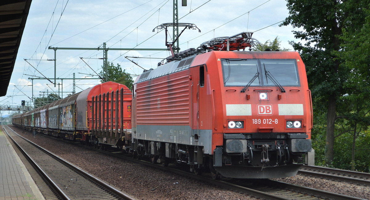 DB Cargo AG [D] mit  189 012-8  [NVR-Nummer: 91 80 6189 012-8 D-DB] und gemischtem Güterzug am 25.08.20 Bf. Dresden Strehlen.
