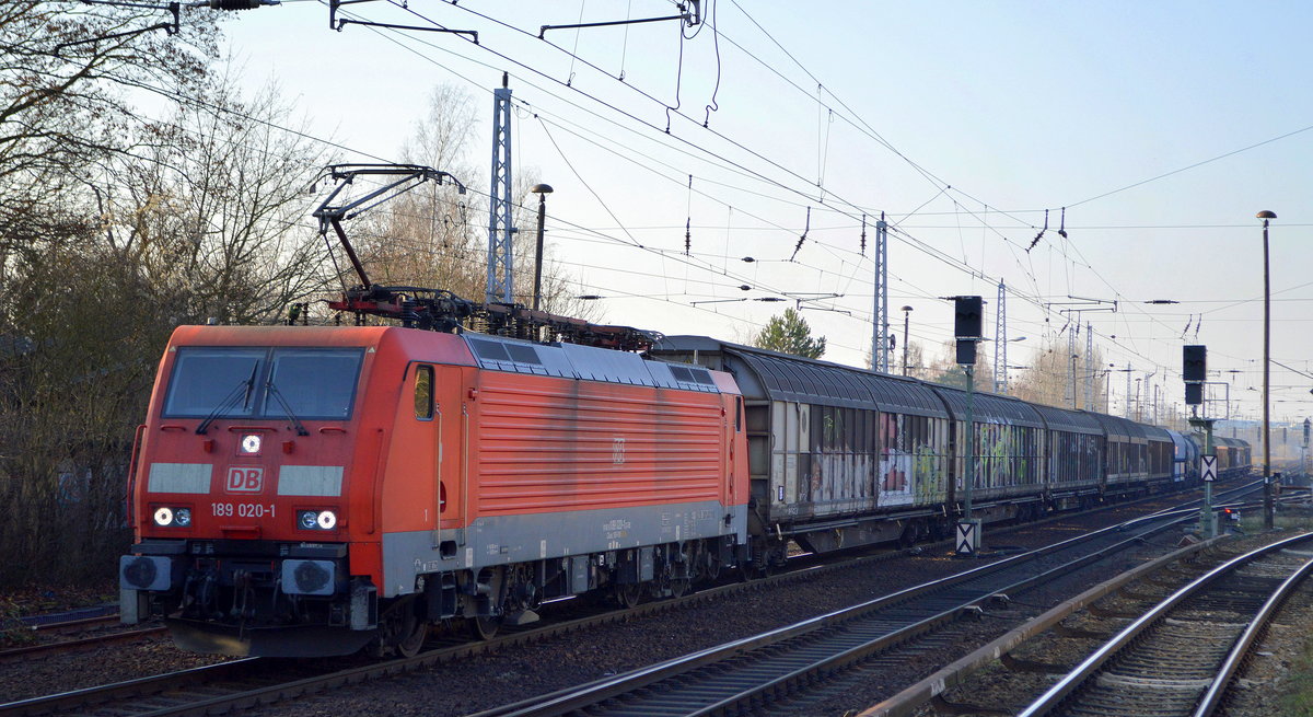 DB Cargo AG [D] mit  189 020-1  [NVR-Nummer: 91 80 6189 020-1 D-DB] und gemischtem Güterzug am 08.12.20 Richtung Frankfurt/Oder Bf. Berlin Hirschgarten.